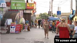 Жители Донецка подают заявки на получение российского документа в надежде получить социальные выплаты от России