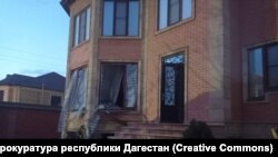 Повреждения частного дома в Избербаше, где произошел взрыв