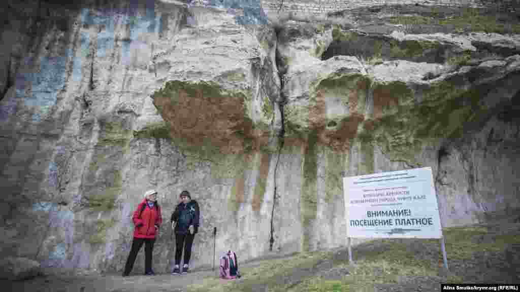 Во времена Крымского ханства крепость была местом содержания высокопоставленных военнопленных. Там же располагался и государственный монетный двор