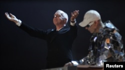 Нил Теннант и Крис Лоу из британской группы Pet Shop Boys, 27 февраля 2012 года