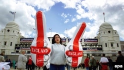 Новый стадион претендует на лавры старого привычного Wembley (на фото)