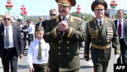 Александр Лукашенко с сыном Николаем