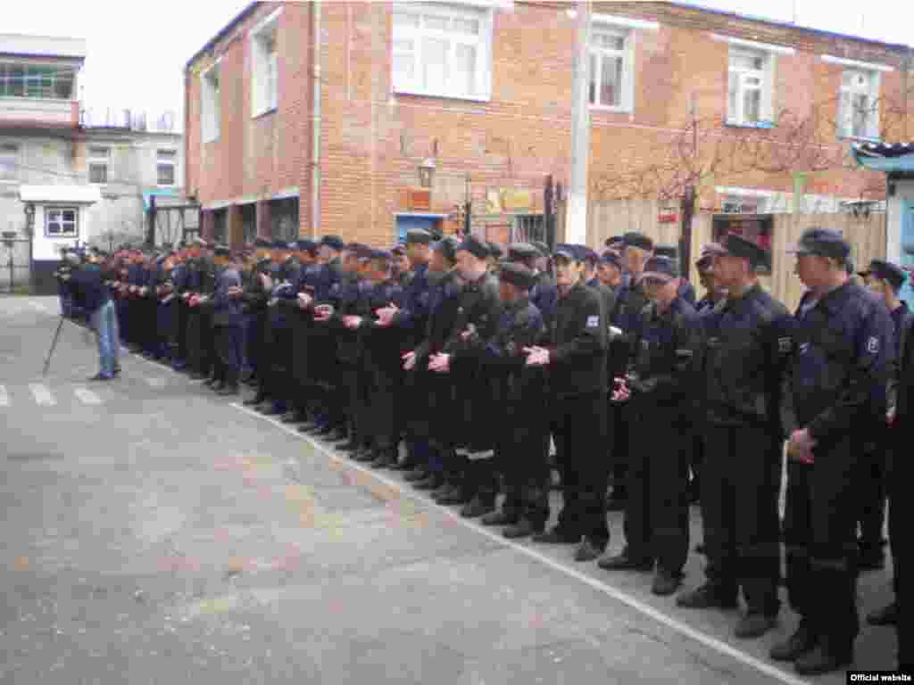 1 сентября 2009 года в школу пошли не только обычные школьники. На базе ФБУ ИК-7 (г. Сегежа) уже не первый год функционирует школа для обучения осужденных школьной программе.