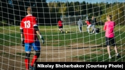 Матч в рамках футбольного фестиваля "Football для всех". Фото предоставлено Федерацией ЛГБТ-спорта России